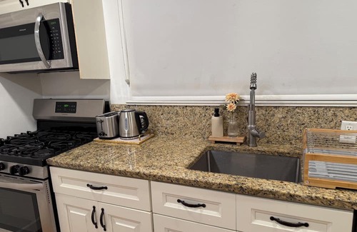 Wilmington House | 4-bedroom 2 Full Bath Cozy Retreat