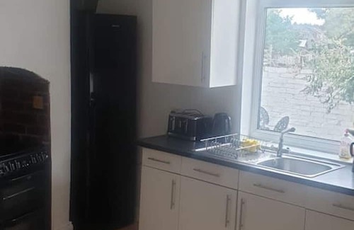 Hull House | Hullidays》University Quarter 4 Bed House