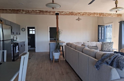 Fletcher Hills Cottage | Prestigious private location with a view!