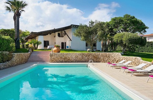 Fontane Bianche Villa | Villa Luna Blu, Exclusive seafront villa