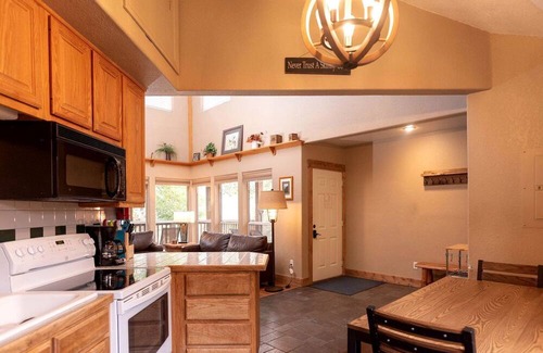 Salida Cabin | Weekend Getaway for Outdoor Recreation near San Isabel Forest in Colorado