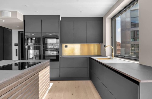 Tromso Apartment | The Penthouse - Premium Penthouse with views