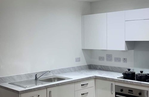West Thurrock Apartment | 1 Bed Flat- Direct Links to Central London