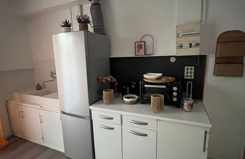 Amilly House | Spacious house for families and groups