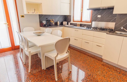 Desenzano del Garda Apartment | Villa Angela - Two Bedroom Apartment, Sleeps 4