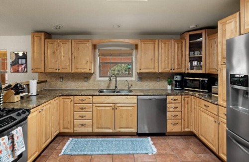 Alamogordo House | White Sands Retreat|Indoor Pool|Minigolf|Game Rm