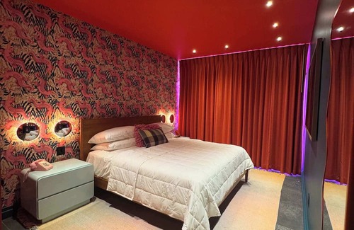 Cherokee Triangle Hotel | Hotel Hilo - Room 201