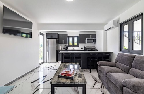 Guzman Abajo House | Private Pool with Rainforest View - Whole House in El Verde