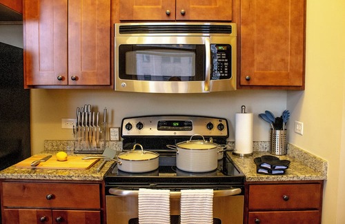 Lowertown Apartment | Historic Luxury 2-Bedroom, King bed,FREE Parking 4th floor