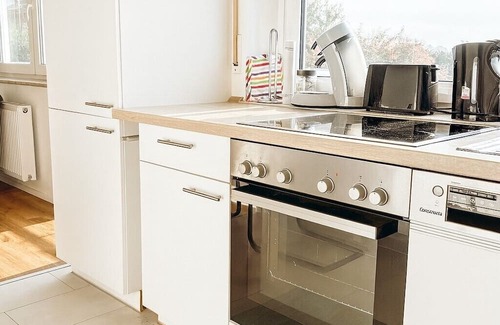 Schnetzenhausen Apartment | Vacation apartment 3 - Cozy, modern & central on Lake Constance