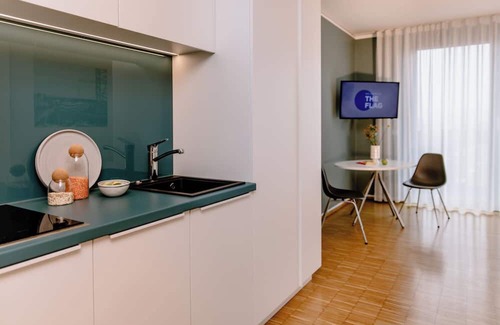 Alt-Moosach Hotel | Modern single apartment near Olympiapark