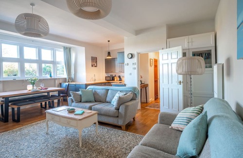 Binham Apartment | Meadow View is a perfect North Norfolk grown-up bolthole in the popular village of Binham. It is a s