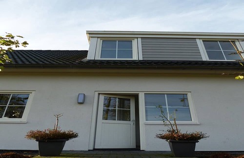 Baarle-Nassau House | Spacious 10-Person Villa in Quiet Holiday Park