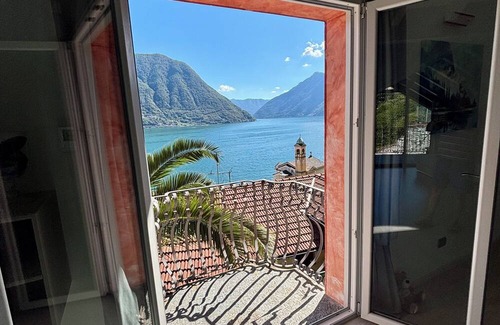 Colonno Villa | Villa Rosa privatevilla balcony, terrace, gardens, pool-fully air conditioned.