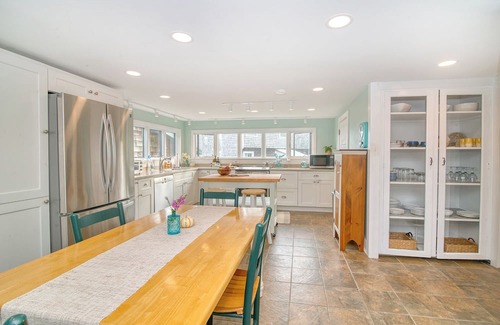 Stonington Cottage | Charming 3-bedroom cottage in Historic Stonington Borough