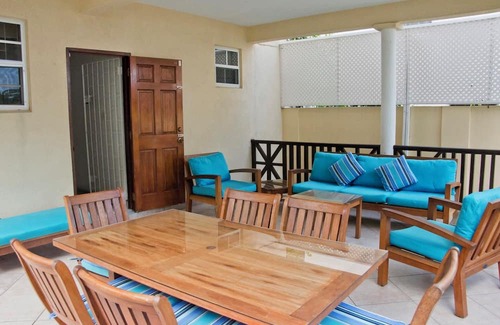 Hastings Cottage | Bella Dia Lower | Three Bedroom Apartment on the Beach