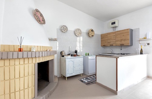 Sorso Villa | Villa 'Giovanna' with Private Pool, Wi-Fi and Air Conditioning