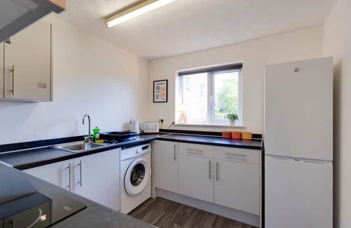 Cherry Hinton Apartment | Pass the Keys | Ground Floor Apartment with Free Parking