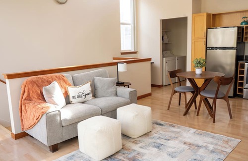 Central - Terry House | Cozy Chic Townhome Close to Hospitals & City Life