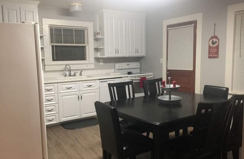 Lake Wales House | Country Living Pool Home with 3 bedrooms 1 bath plus fenced in yard.