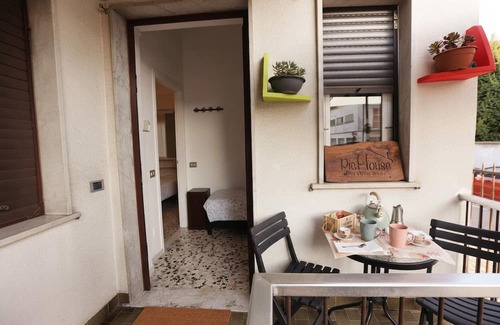 Varedo Apartment | Cozy one-bedroom apartment with small terrace, between tranquility and strategic connections