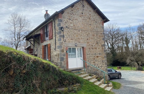 Verneiges House | Moulin creusois family gîte 10 pers. + studette + roulotte + cultural room