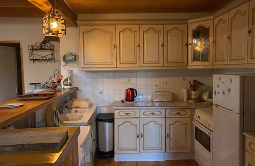 Verneiges House | Moulin creusois family gîte 10 pers. + studette + roulotte + cultural room