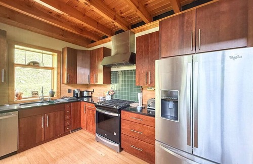 Zionville Cabin | Large Family Cabin - Hot Tub | Views | Game Room