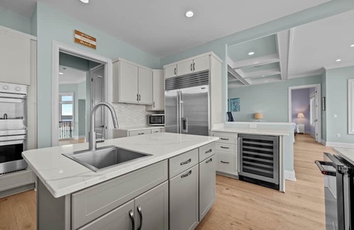 Surf City House | North Shore Paradise #199 - 7 BR, 7.5 BA Oceanfront Home w/Pool & Hot Tub