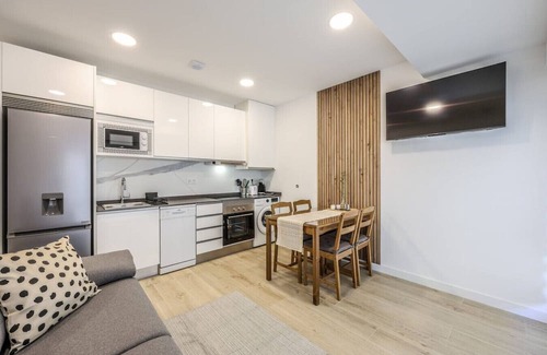 Colonia de la Prensa Apartment | Experience Madrid Like a Local - New Apartment