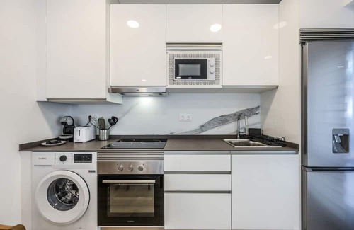 Colonia de la Prensa Apartment | Experience Madrid Like a Local - New Accommodation