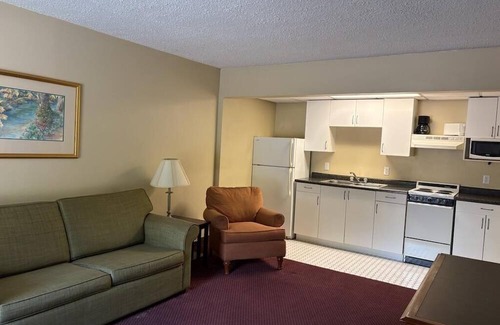 Ottumwa Apartment | Comfortable one bedroom apartment in downtown Ottumwa