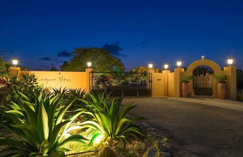 Lagun Apartment | Ocean apartment 18 at Lagun Blou Dive & Beach Resort in Curaçao.