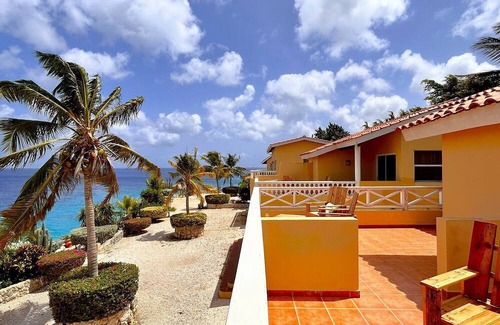 Lagun Apartment | Ocean apartment 18 at Lagun Blou Dive & Beach Resort in Curaçao.