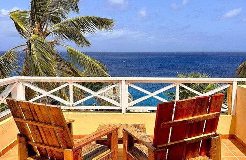 Lagun Apartment | Ocean apartment 18 at Lagun Blou Dive & Beach Resort in Curaçao.