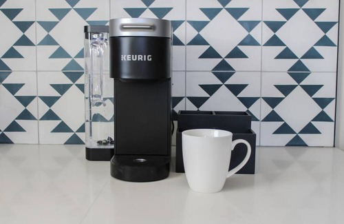 Joshua Tree House | Modern 2-Story Tiny Home w/Hot Tub, BBQ & Balcony