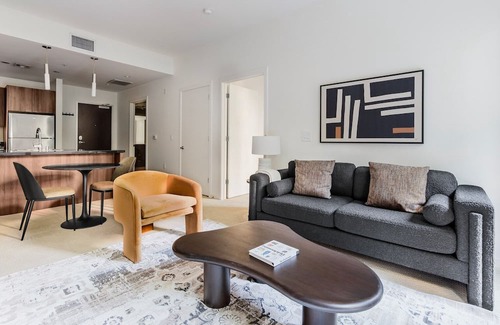 The Villas Apartment | Blueground | Valley Fair, jacuzzi, nr Plaza de Cesar Chavez