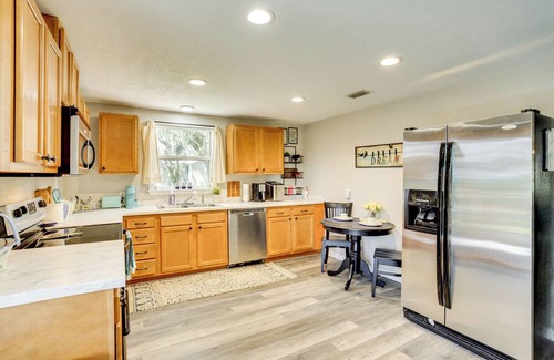 Arcadia House | Traveling Nurses Welcome! Peaceful Home in Arcadia