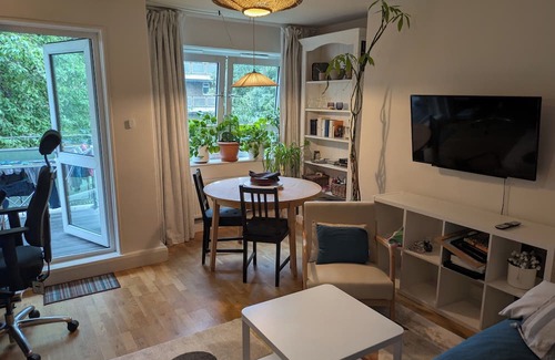 Evelyn Apartment | Newly renovated near river, zone 2 quiet and cozy apartment , sleeps 4