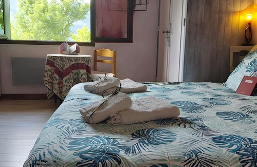 Beauvezer Bed & Breakfast | Guest Rooms 'Chambres D'hote Mélodie' with Mountain View, Shared Terrace and Wi-Fi