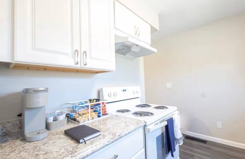 Erlanger Apartment | Cozy 2-bedroom, 2 bath in charming Central location near Cincinnati
