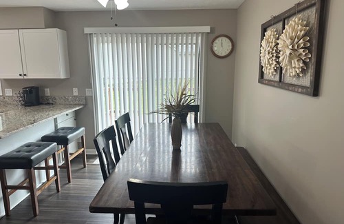 Papillion House | Charming 2-bedroom house in peaceful Papillion with AC