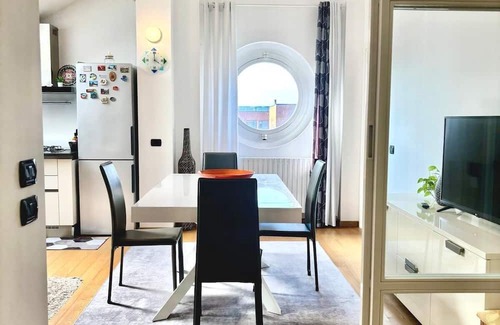 Binda Apartment | Romantic attic Navigli area - free garage near M2 subway
