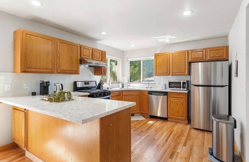 Kent House | Spacious 5-bedroom house in charming Kent with AC