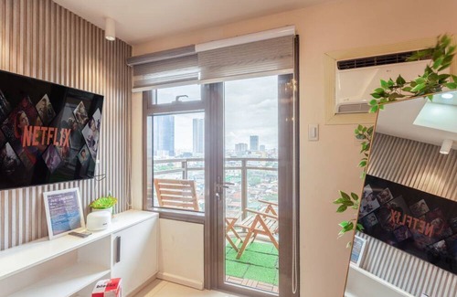 Pasay Condo | 11M LuxeStay @ The Radiance Manila