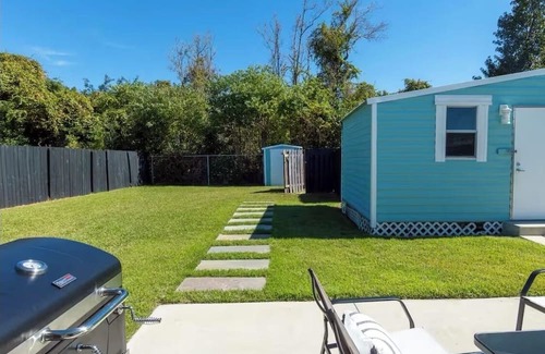 Highland City Apartment | 3-bedroom Poolside Getaway
