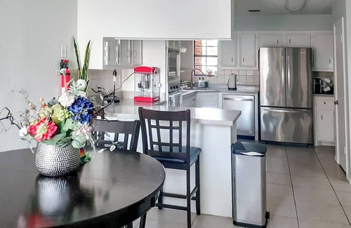 McAllen House | Tranquil Travel Nurse Base, 3BR 4BA, Pet Friendly, No- Chores