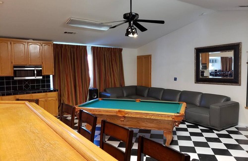 Coarsegold Villa | Terrific 10-bedroom 6 bath villa with 14 bed in Coarsegold