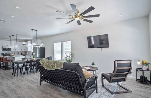 Eastside Promise Neighborhood House | Generous 5BR/3BA Haven Close to Alamo & Riverwalk!