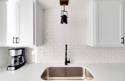 Waller Creek District Apartment | Blueground | Downtown Austin, pool, nr Texas State Capitol